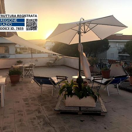 Attico Terramare - Beach & Maxi Terrace & Electricbbq Santa Marinella Buitenkant foto